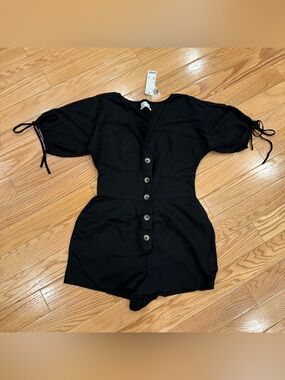 URBAN OUTFITTERS Linen V Neck Buttoned Romper in Black size Medium NWT